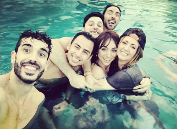 ¡Chapuzón con amig@s! Así disfrutaron de la piscina Andrea Legarreta, Paul Stanley, Natalia Téllez, Chano Jurado y el chef Yogui.