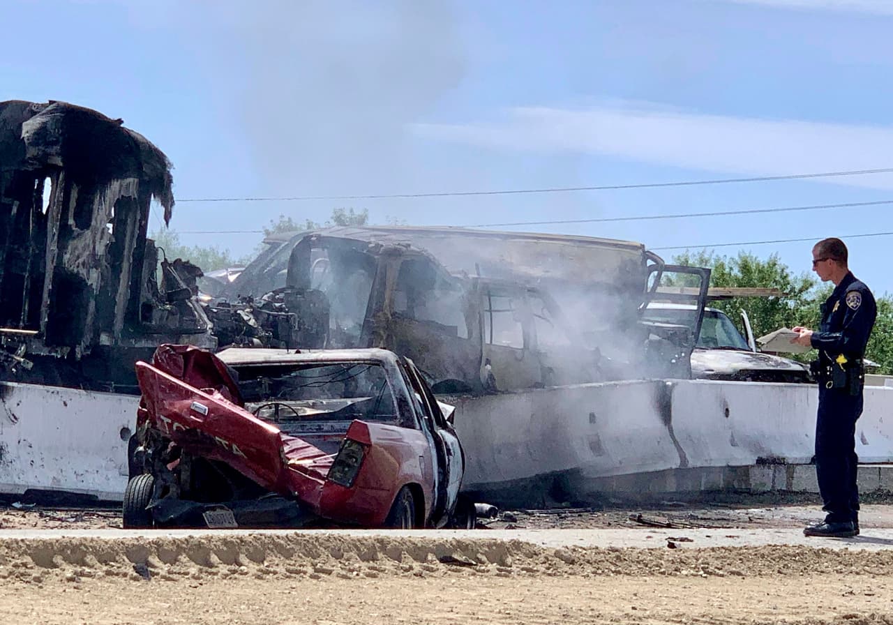 Una niña de 11 años fallece y otras 10 son hospitalizadas tras accidente en carretera 99