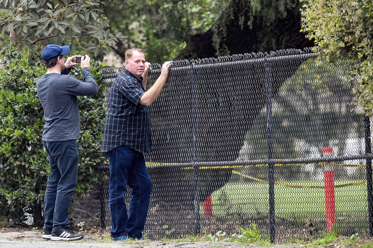 "No estoy amargado, solo desconcertado. Es doloroso dado 
<b><a href="https://www.thesun.co.uk/news/15811673/meghan-markles-brother-thomas-prince-harry-big-brother/" target="_blank">lo cerca que fuimos una vez</a></b>", dijo Markle Jr. cuando su hermana no lo invitó a su boda, de acuerdo con una reseña publicada por The Sun. 
<br>