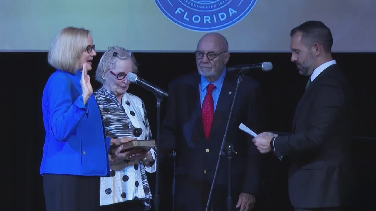Ceremonia de juramentación de Eileen Higgins, la primera alcaldesa mujer de la ciudad de Miami