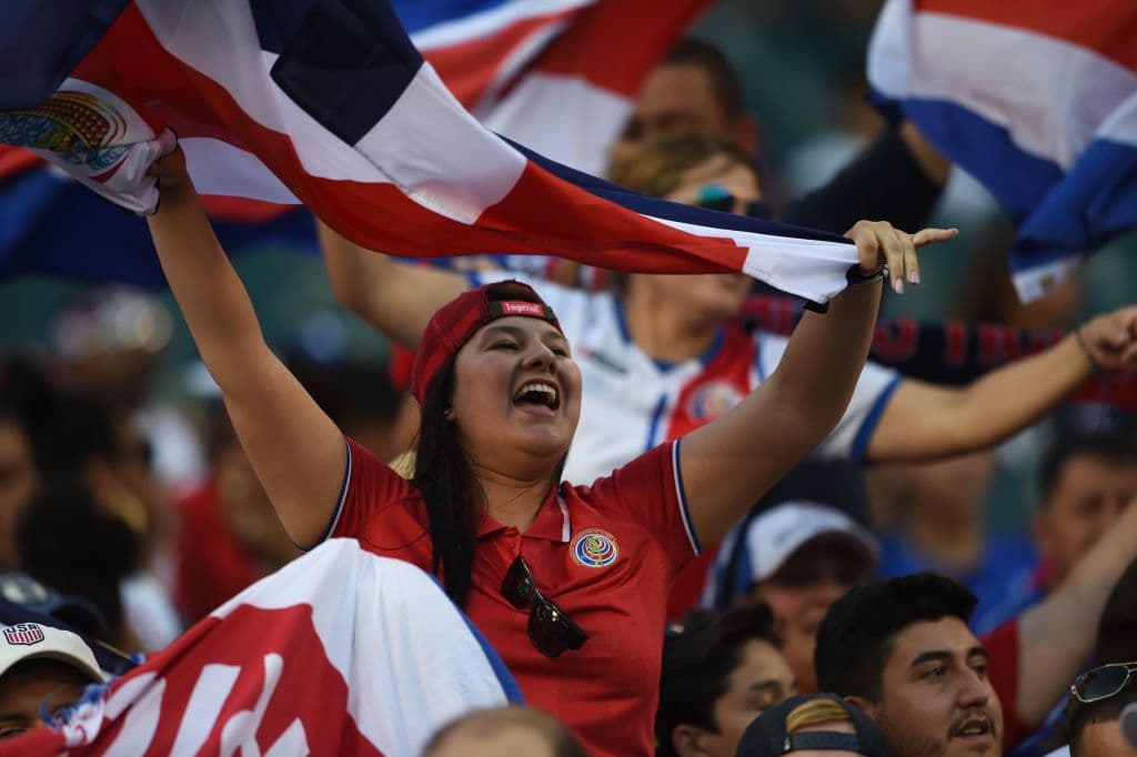 La temperatura en Philadelphia superó los 90F pero eso no detuvo la fiesta de la Copa Oro antes del Costa Rica-Panamá y EEUU-El Salvador