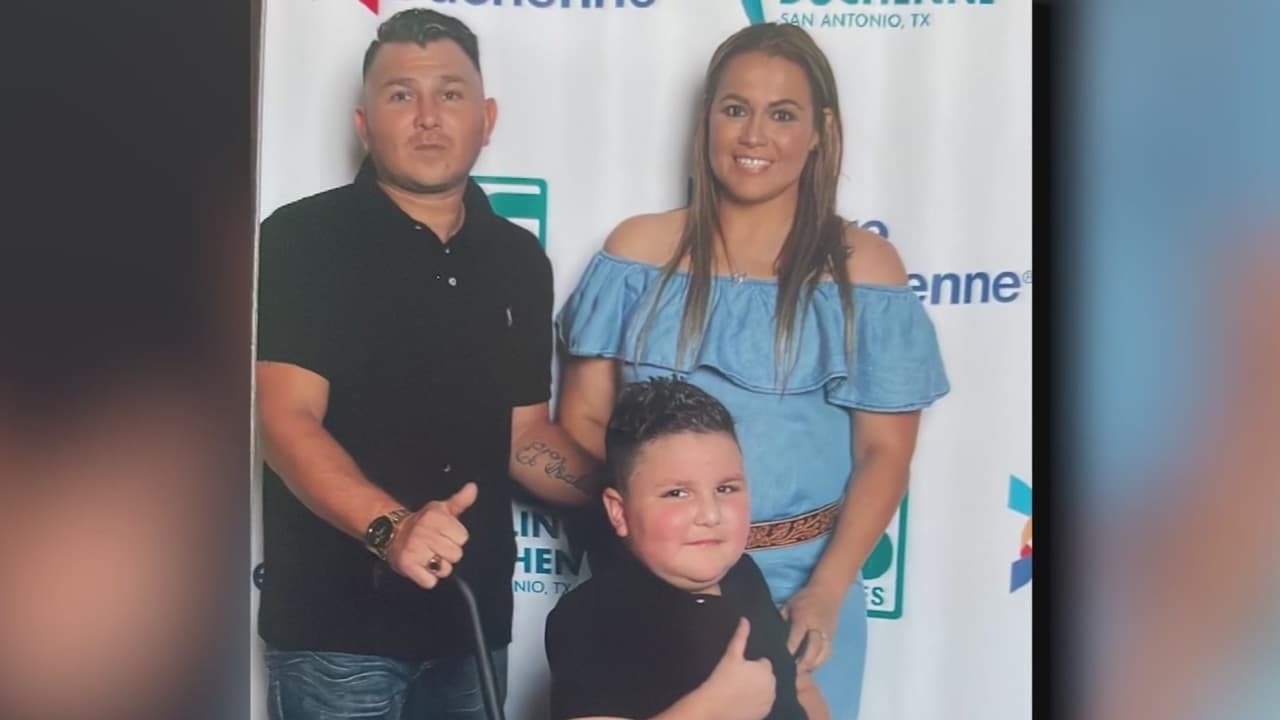 Familia deja San Antonio para que un menor enfermo pueda reencontrarse con su padre