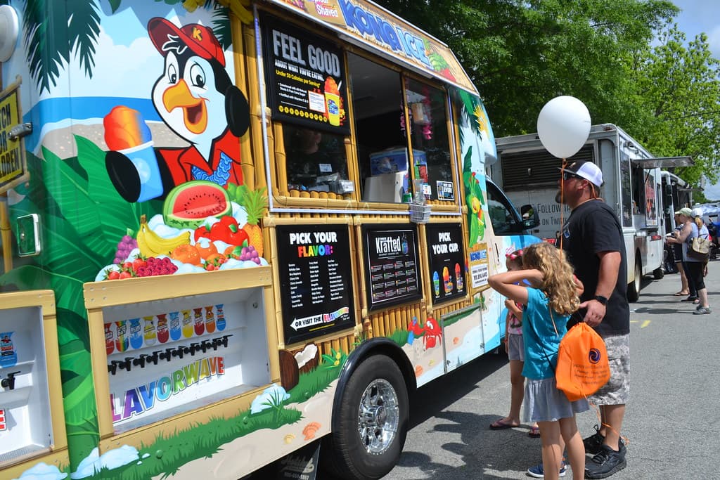 También habrá docenas de camiones de comida, música en vivo durante todo el día, un área infantil llena de actividades para niños y más.