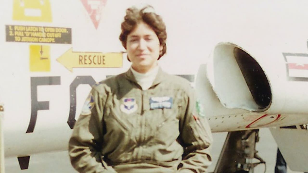 Celebrando 65 años: teniente coronel Olga Custodio