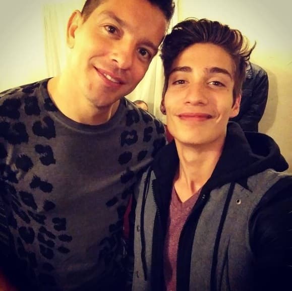 Fue tajante al decir que no será "cómplice" de las adicciones de su hijo aunque él se lo pida: "Me pide a mí que yo sea su cómplice en la cuestión de la adicción y yo no puedo apoyarlo en eso,
<b>no lo puedo apoyar con las ideas de actor porno ni tampoco con las ideas de seguirse drogando</b>", dijo en entrevista con el matutino mexicano.
<br>