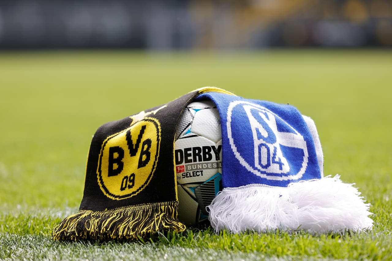 <b>Derbi de Rhur</b>
<br>- Así se le conoce al enfrentamiento entre Borussia Dortmund y Schalke 04, con una gran historia detrás.
<br>- No seerá cualquier partido, es el juego más llamativo de la Jornada 26 en la Bundesliga y lo vivirás a través de las pantallas de TUDN.