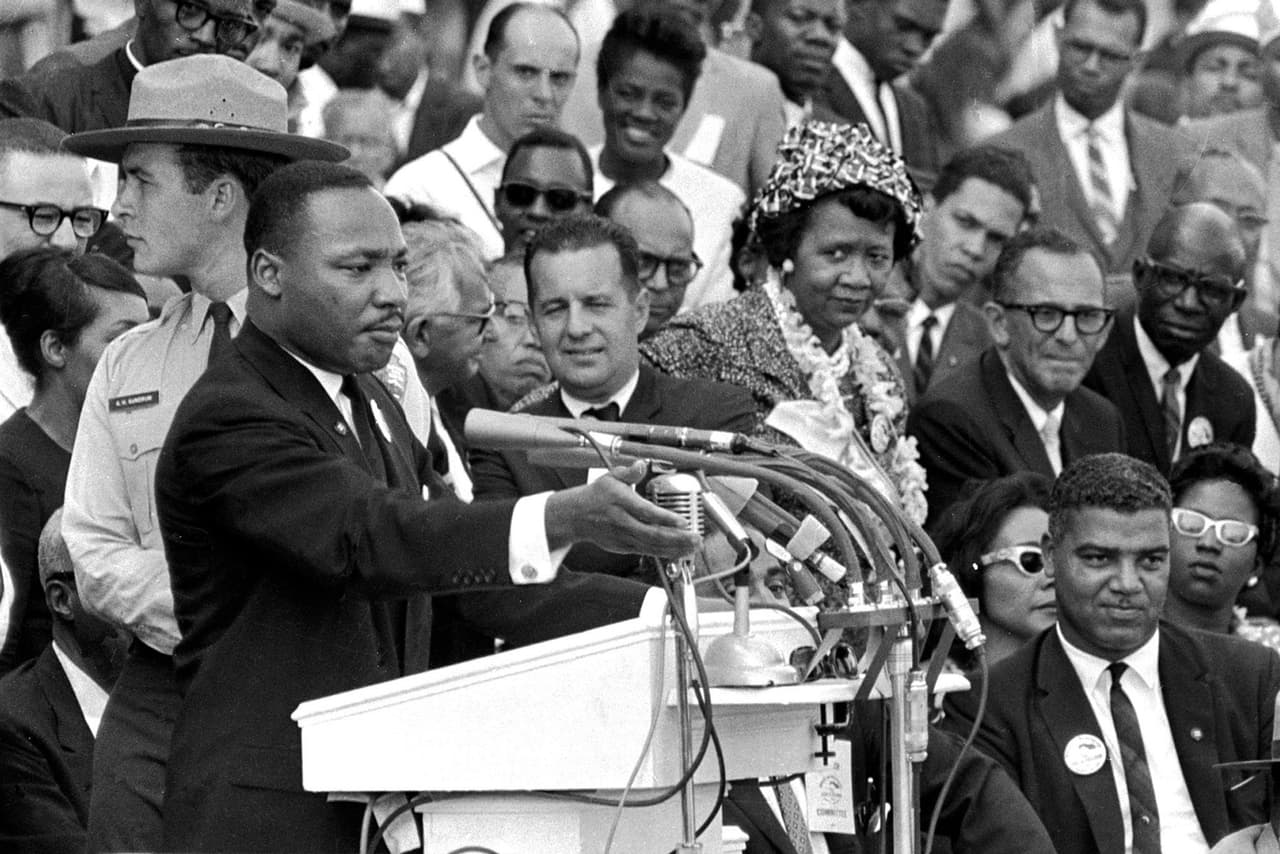 El Lincoln Memorial ha sido testigo de diferentes actos por los derechos civiles. Ahí, el 28 de agosto de 1963, Martin Luther King Jr. enunció su famoso discurso de "tengo un sueño" ("
<i>I have a dream</i>").