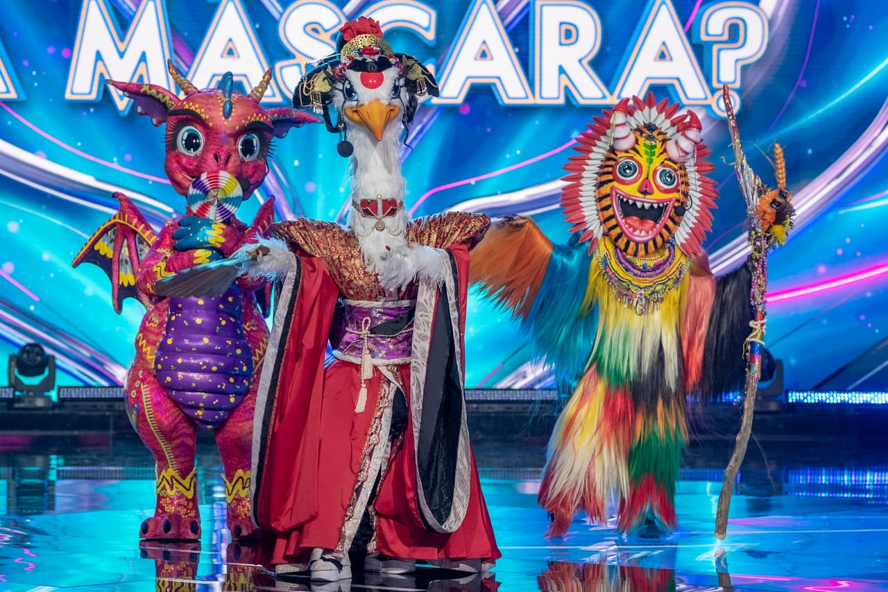 En esta ocasión hubo dos combates, el primero de ellos fue triple entre Alebrije, Triki y Geisha, pero cuando Omar Chaparro estaba presentando a los personajes, el malvado Doctor Veneno interrumpió al conductor y dejó claro que cantaría más adelante en la velada.