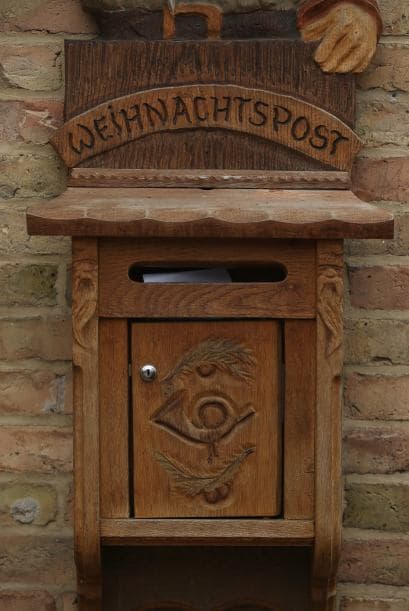 Este es el buzón de Deutsche Post que se llena con las cartas de miles de personas.