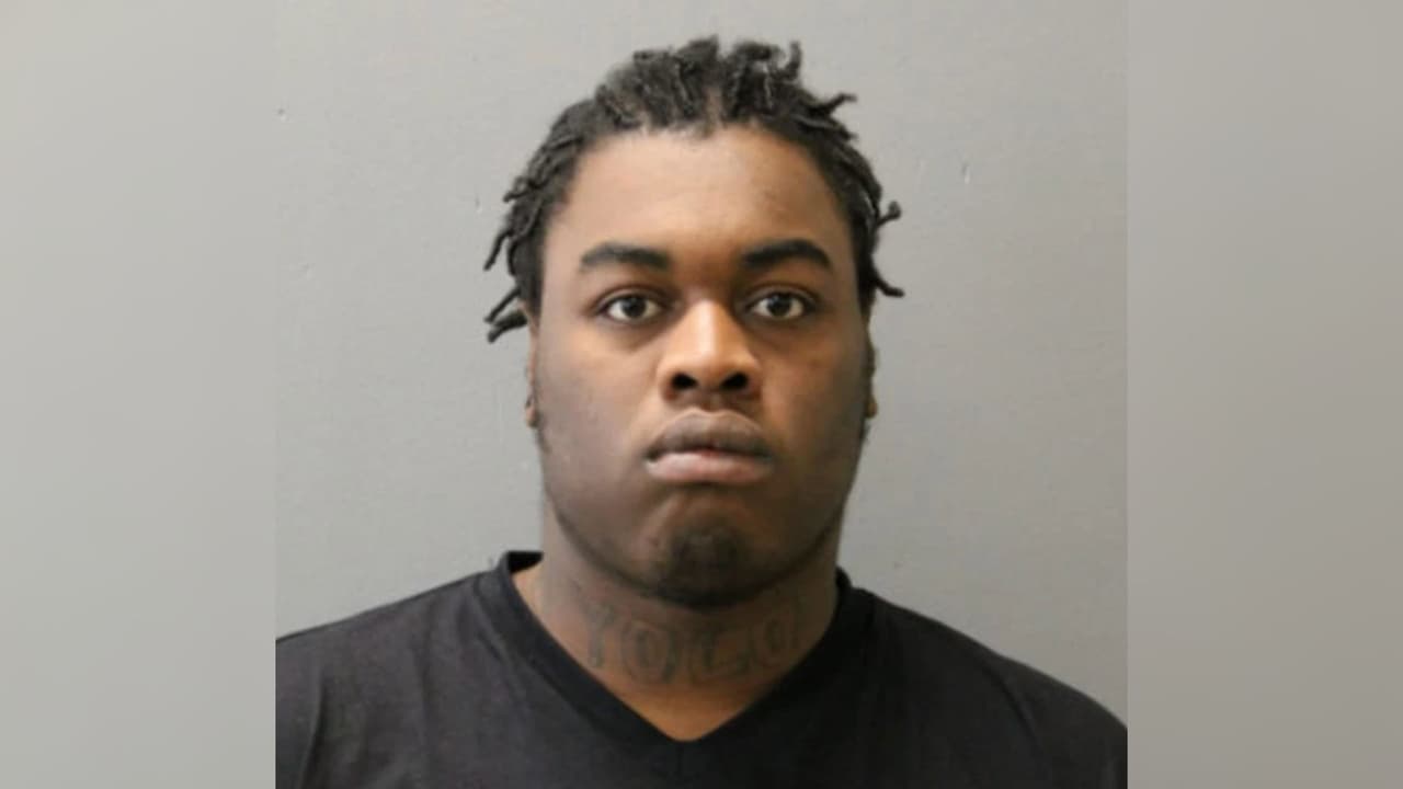 Someten cargos contra sospechoso de disparar a dos agentes federales y un policía en Chicago