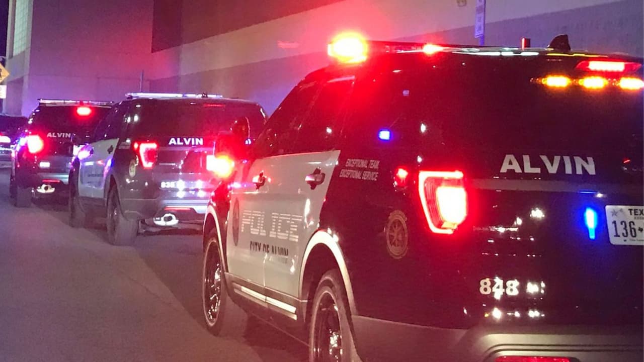 Cuatro personas se dan a la fuga tras un tiroteo mortal en una casa móvil en la ciudad de Alvin