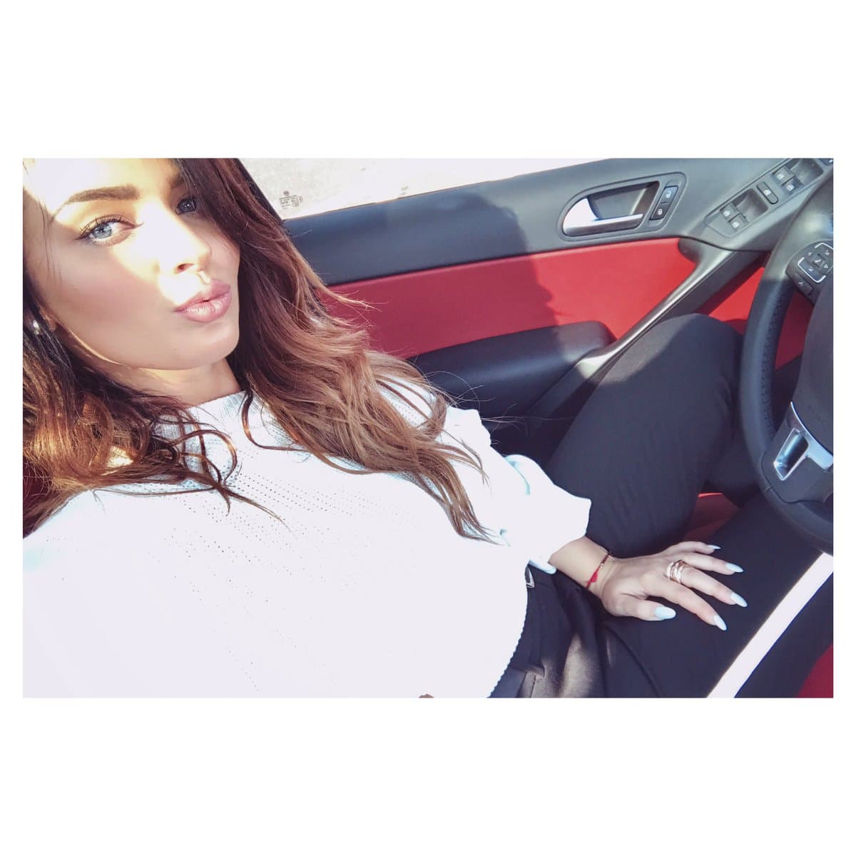 Su nombre completo es Irina Vitalevna Baeva y nació en Moscú, Rusia, el 25 de octubre de 1992. Desde el 2012 radica en México, por lo que su español es muy bueno.