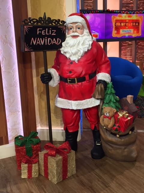 Muy regordete y sonriente, la figura de Santa Claus nos tiene un bello mensaje de Navidad.