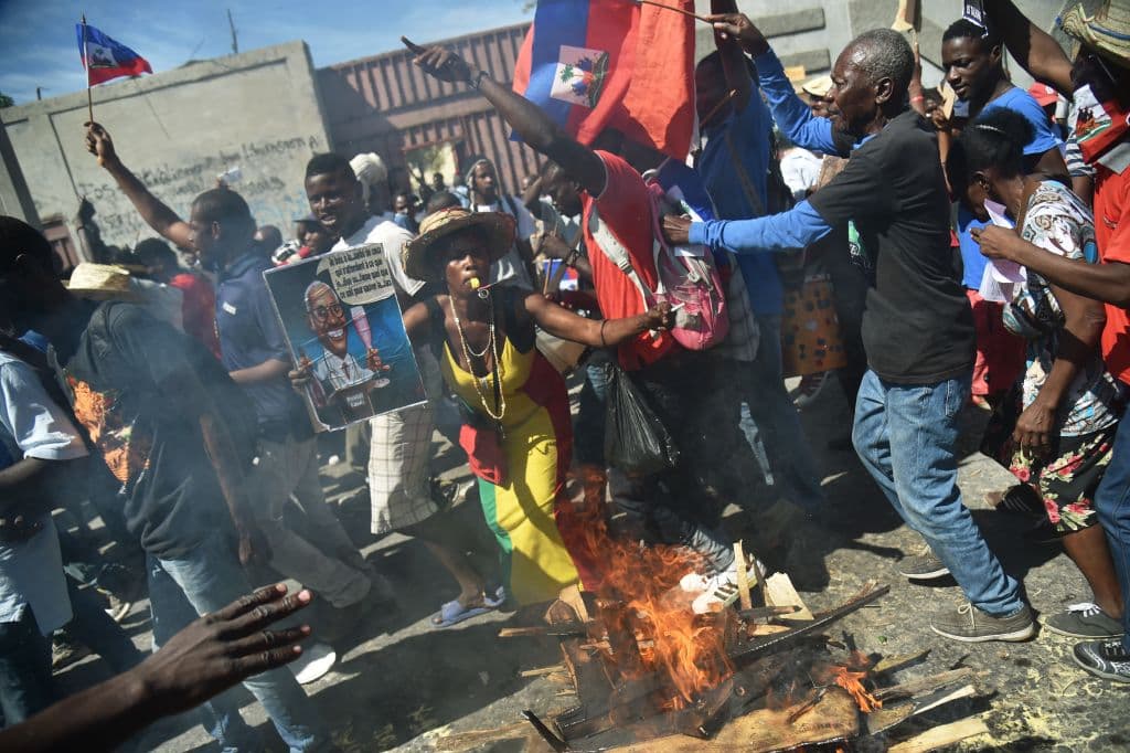 "El pueblo haitiano tiene una gran historia. No olviden que el fundador de Chicago fue un haitiano, (...) lo que quiere decir que no somos un país de mierda", subrayó en declaraciones a AFP, Fernando Duclerc, uno de los asistentes a la marcha.