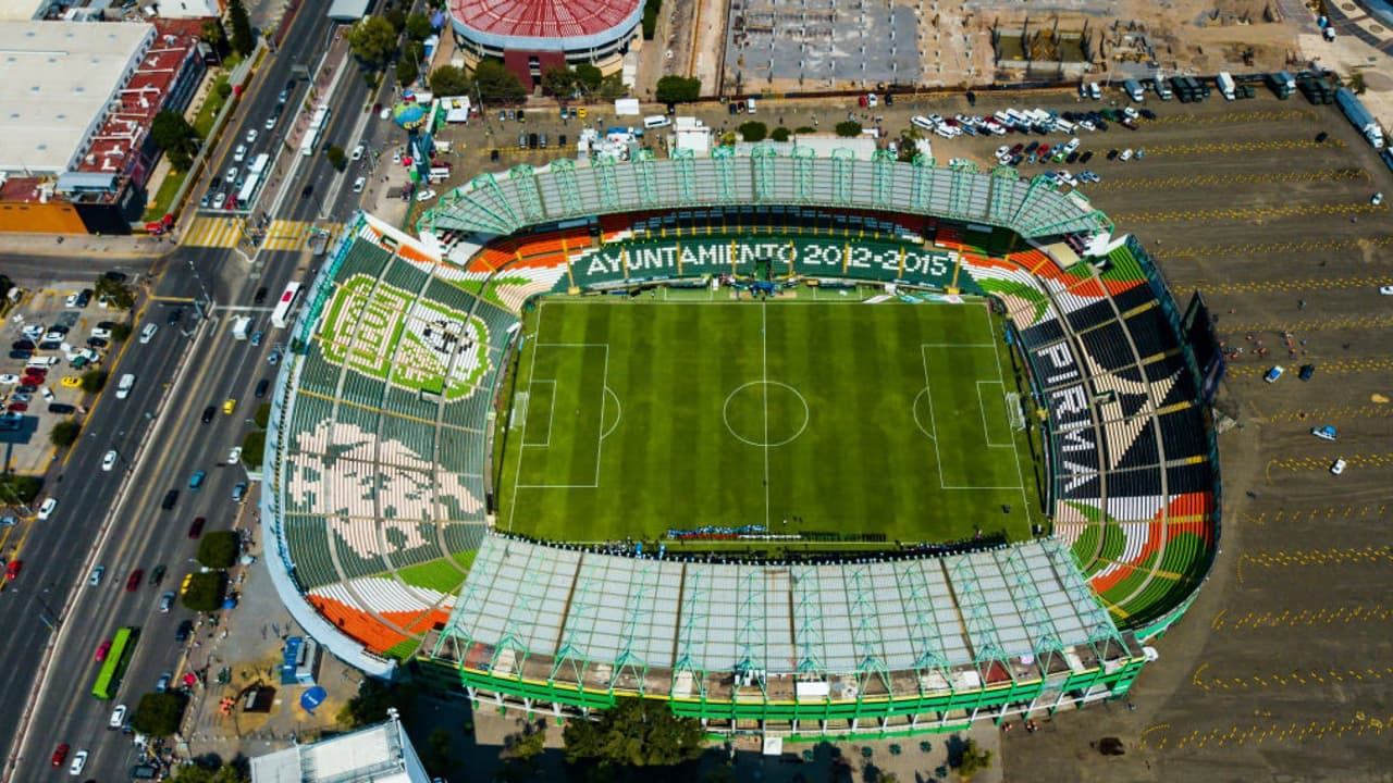 León llena su estadio en apoyo a los afectados por coronavirus