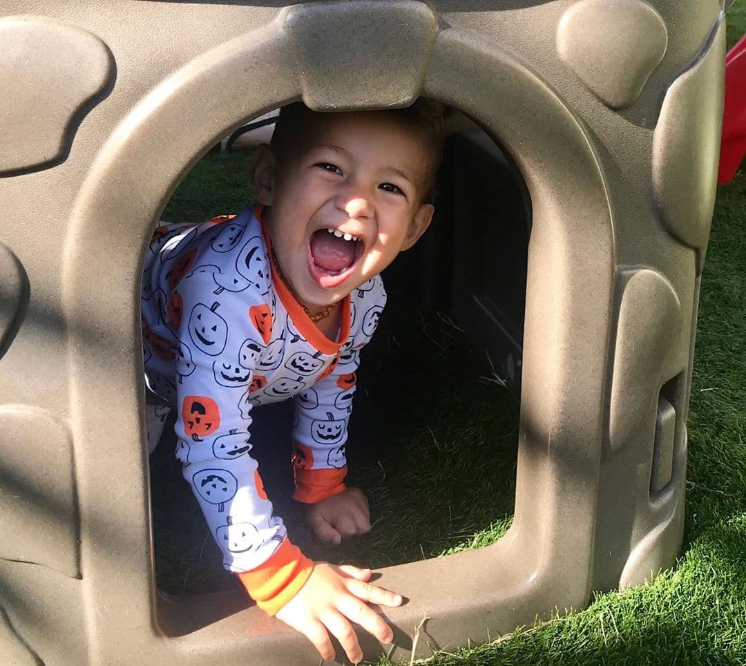 El segundo varón de Alan Tacher es travieso, inteligente y tierno, este año empezó su primera aventura en la escuela.