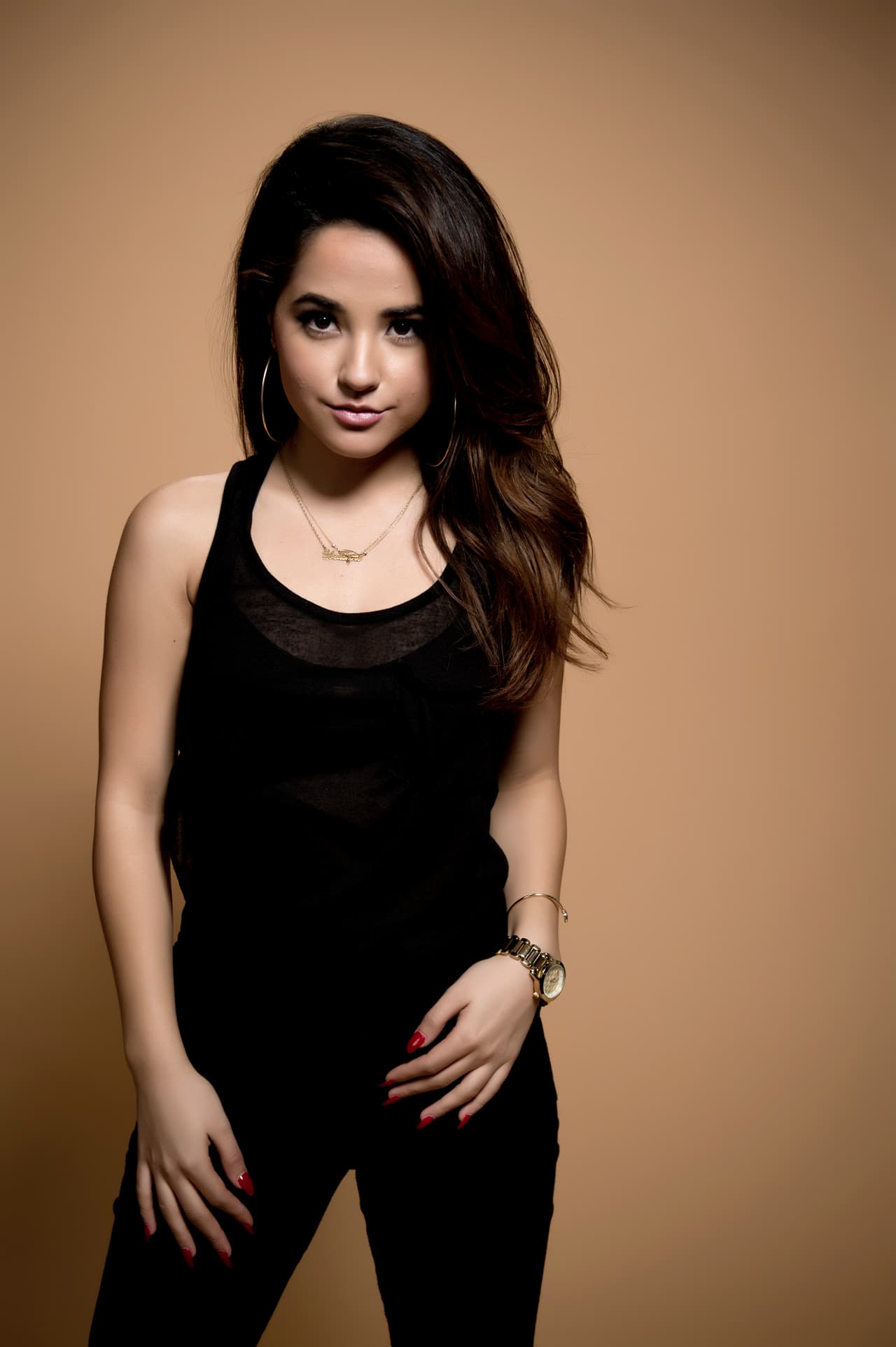 La cantante regresa a nuestro escenario, donde hace un año encontró el amor.