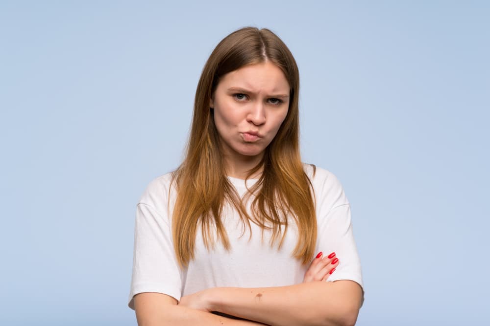 No sospeches de todo, pero sé más prudente y fresco.