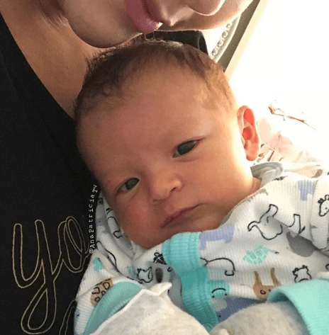 Ana Patricia está feliz con su 'baby boy' que es un pequeño galán. "Hola nenas", así saluda Gael. (Julio 31, 2018)