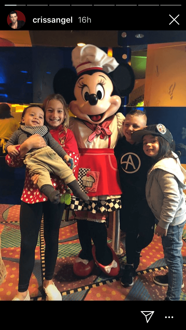 Comentó que antes de que el niño (extremo derecho) regrese a los cuidados médicos, se asegurará de que pase buenos momentos durante estos días en California. De acuerdo a ET Online, lo llevará a Disneyland y a Universal Studios.
<br>