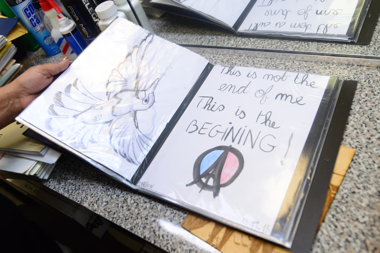 Imágenes creadas por jóvenes franceses tras el atentado.