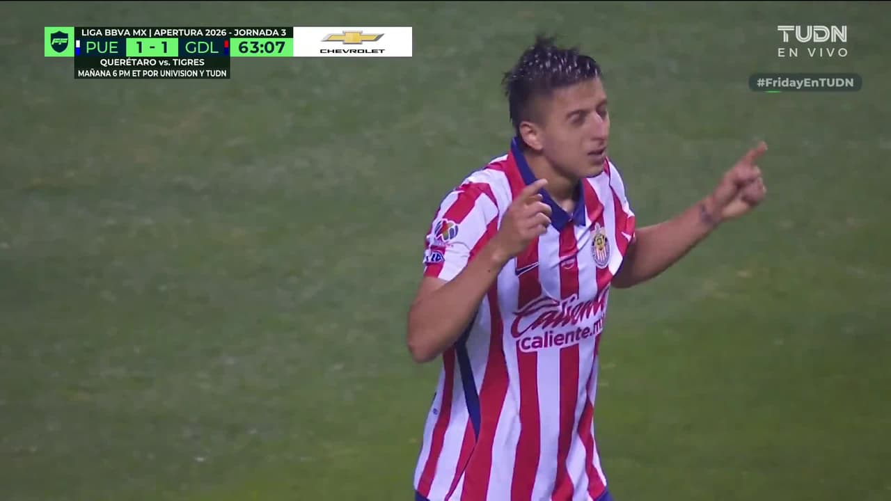 ¡Golazo brutal del Piojo Alvarado! Tremendo disparo para el empate de Chivas