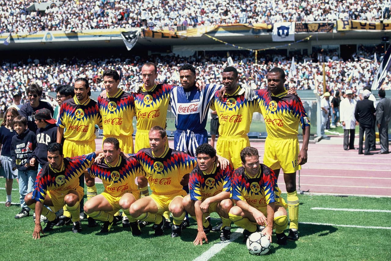 En la temporada 1995 se le conoció como el equipo de las ‘Águilas africanas’ por la cantidad de extranjeros de dicho continente que conformaban la plantilla del equipo. Este uniforme comenzó fue de los primeros que aparentaba tener alas en el pecho.