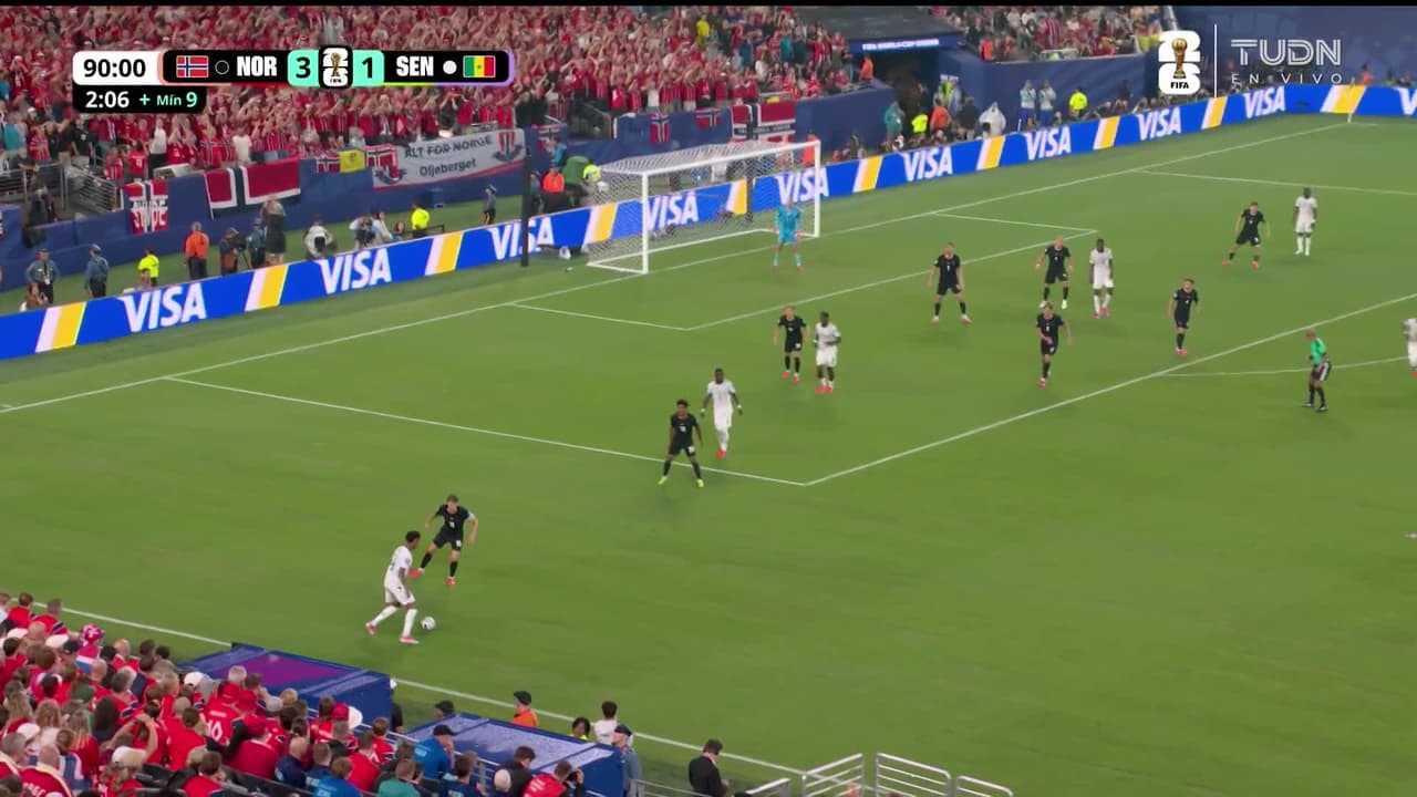 ¡GOL!  anota para Senegal. Ismaïla Sarr