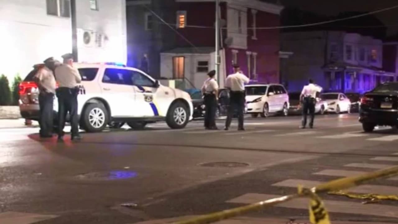 Un muerto y ocho heridos deja un tiroteo masivo el 4 de Julio en el suroeste de Filadelfia