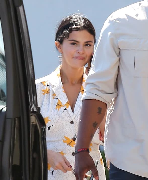 De acuerdo con 
<b><a href="http://www.tmz.com/2018/10/10/selena-gomez-hospitalized-mental-emotional-breakdown-psychiatric-hospital/?adid=hero1">fuentes del portal TMZ</a></b>, Selena Gómez recibe auxilio emocional, luego de que a finales de septiembre, recibiera preocupantes noticias sobre su salud.