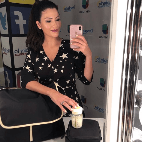 Y ya en el trabajo también le recuerda la hora de la comida. Ana tiene que cargar con su kit de lactancia para preparar los biberones que Gael beberá cuando ella está fuera de casa.