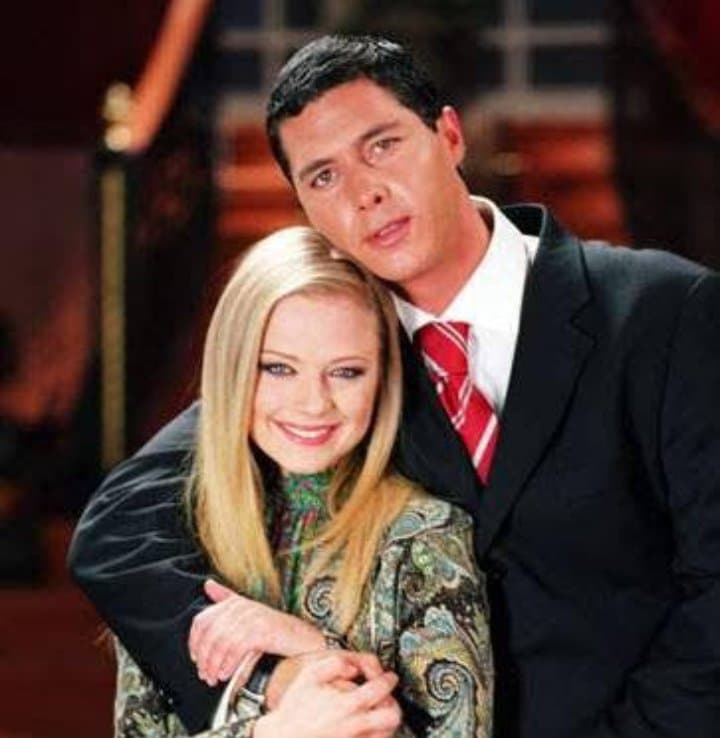 El reencuentro no fue como ella lo esperaba, pues Estrella y Héctor crecieron creyendo que estaba muerta, además de que veían a Ana Rosa (Martha Julia) como su verdadera mamá.