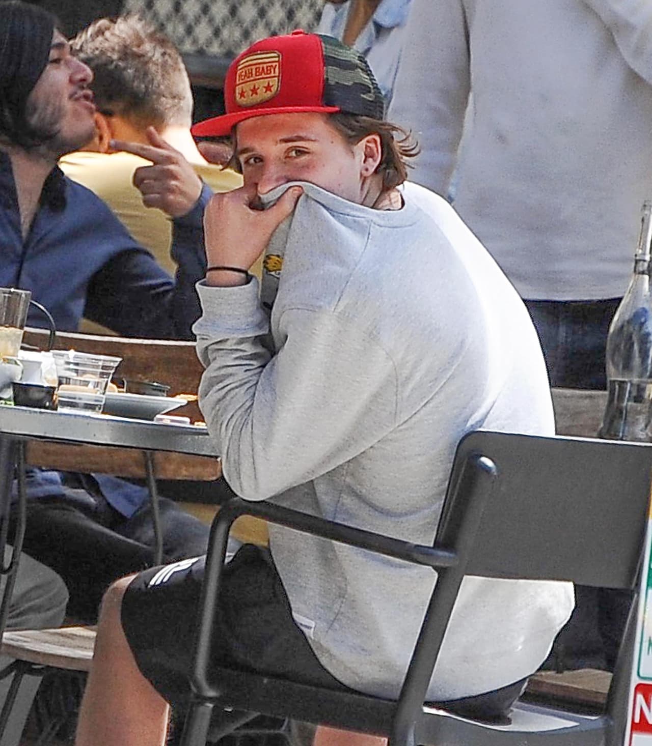 Más bien bromeó con los paparazzi.