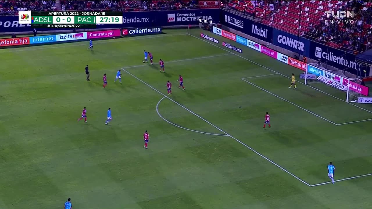 ¡GOL!  anota para Pachuca. Nicolás Ibáñez