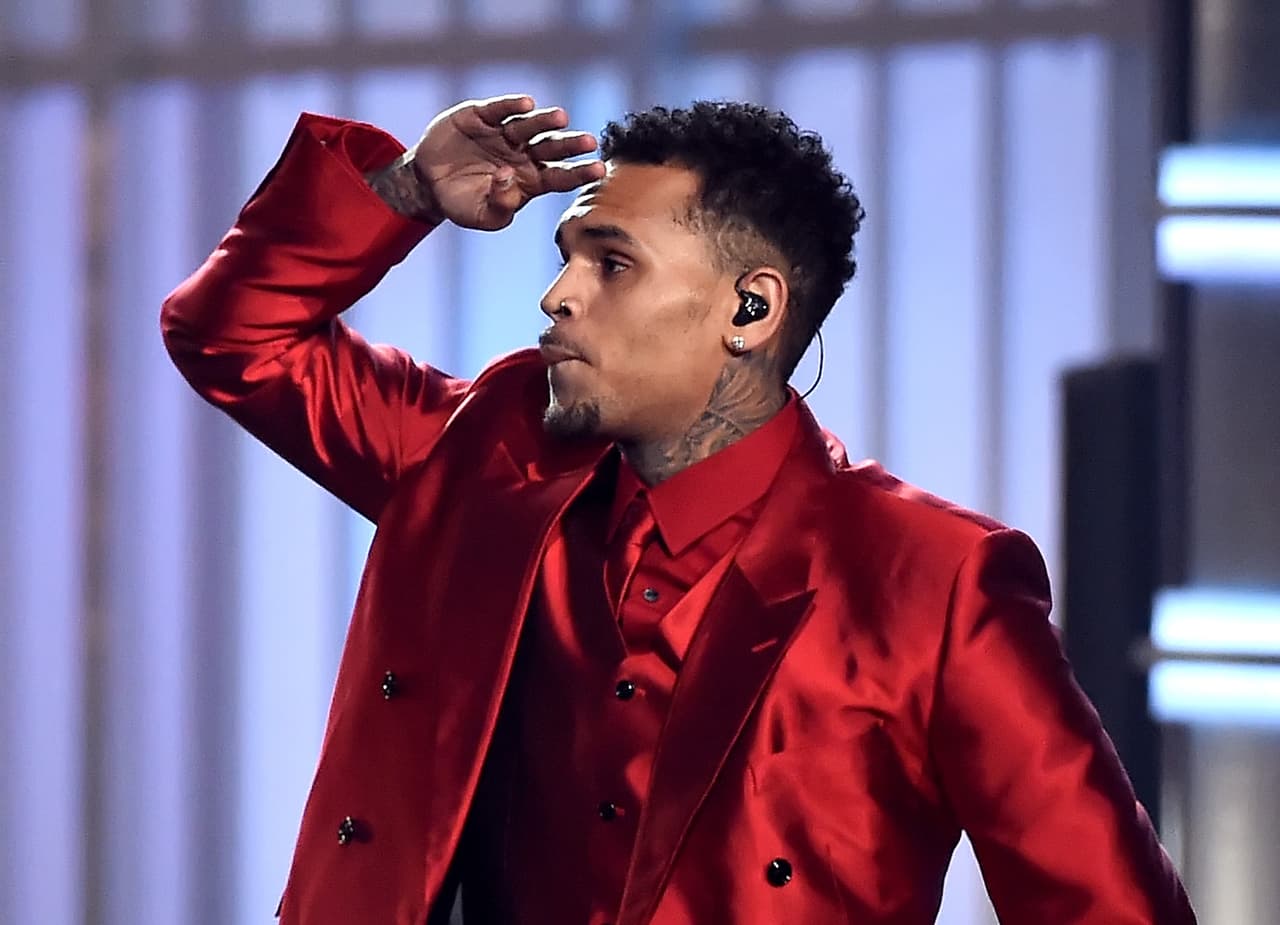 Chris Brown enfrenta una batalla por su hija.