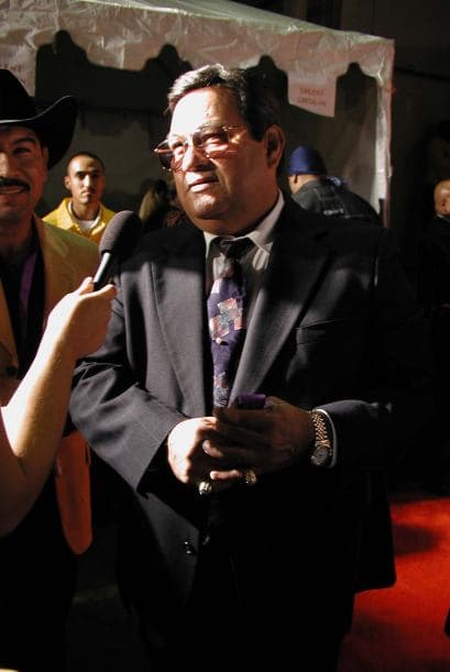 Mientras tanto, el papá de Selena se ha involucrado en proyectos que han retratado la vida de la cantante como películas, documentales y álbumes. 
<br>