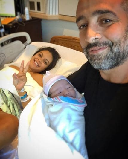 Su noviazgo se inició en enero del 2012 y en 2013 decidieron unir sus vidas. Mario y Alejandra se convirtieron en padres de Anja el 8 de julio de 2014. El segundo hijo de ambos nació en noviembre de 2016 y lleva por nombre Enya.