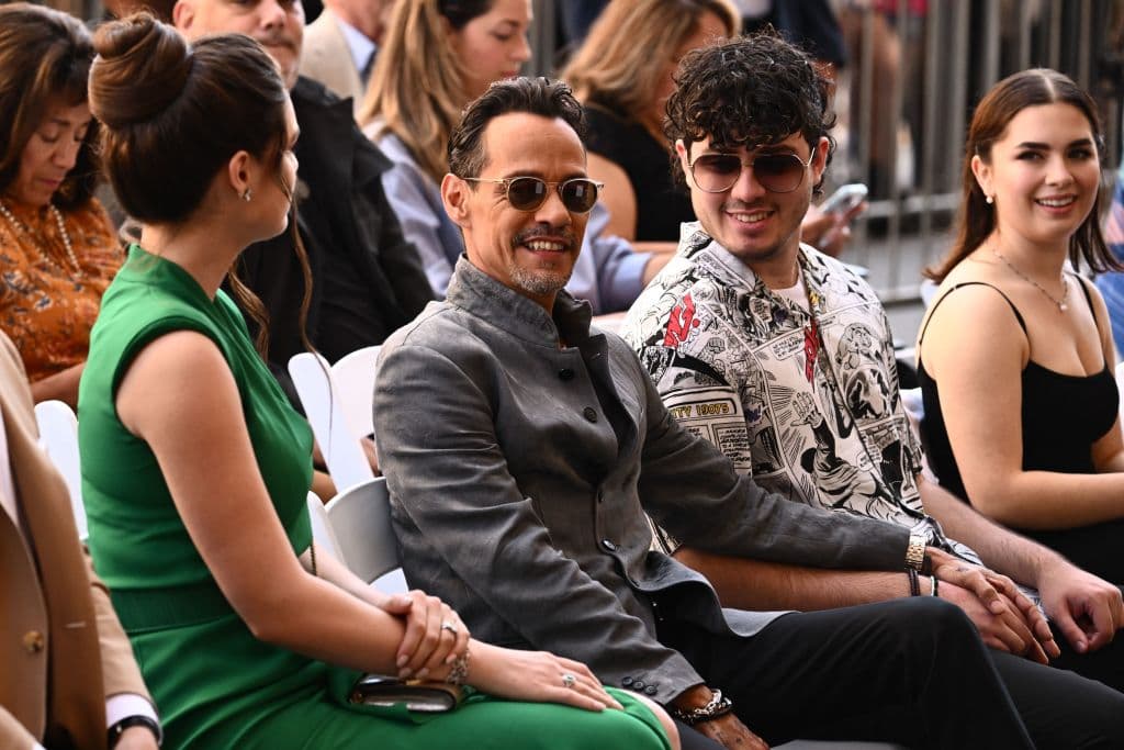 Los gemelos Emme y Max no pudieron estar con Marc Anthony este jueves. Quienes no faltaron fueron
<b>su esposa Nadia Ferreira</b> y los hijos que el salsero tuvo con la ex Miss Universo,
<b> Dayanara Torres</b>.