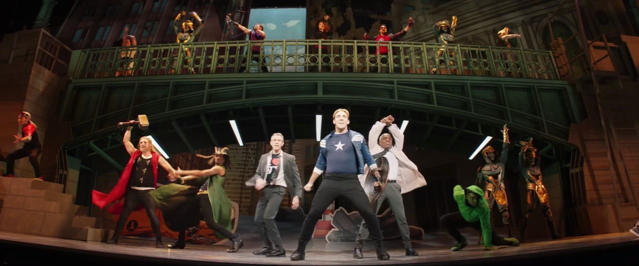 La serie presenta una obra de teatro con la historia de la primera cinta de los Avengers.