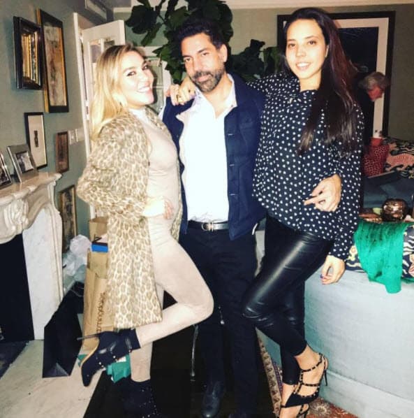 Un par de días después de la muerte de Natasha Moctezuma, Sylvia Pasquel ya había mandado un mensaje de condolencias a la familia de la joven y a Frida Sofía: "
<b><a href="https://www.univision.com/famosos/frida-sofia-muerte-hermana-sylvia-pasquel-mensaje-resignacion-fotos" target="_blank">Todos estamos muy consternados</a></b>. La verdad es una situación muy difícil, son momentos difíciles de superar. Esperamos que encuentren pronto la resignación, sobre todo que se acerquen a Dios y darles un abrazo con todo cariño".
<br>