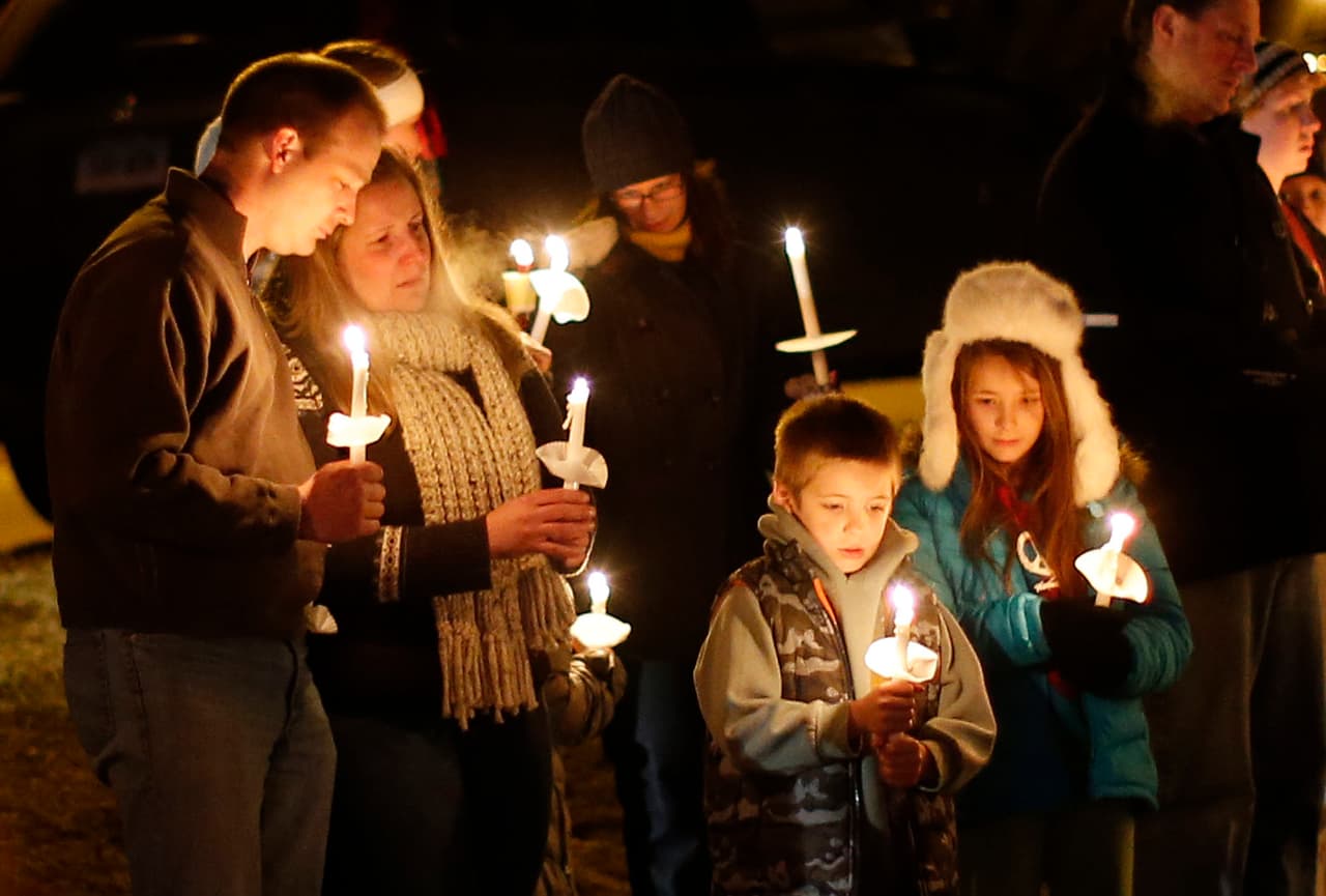 Todos los años los habitantes de Newtown, Connecticut, conmemoran la fecha de una de las masacres más espeluznantes ocurridas en el país.