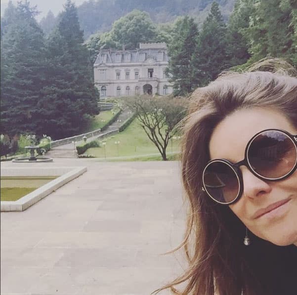 Los lentes son unos de sus accesorios favoritos.