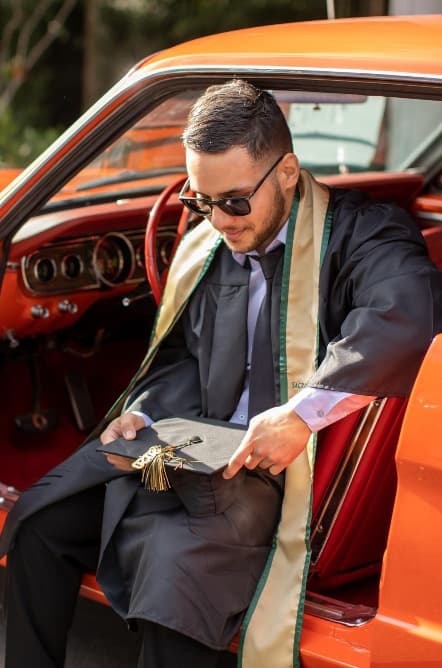 <b>Adrián Gutiérrez</b> — Universidad
<br>
<br>"¡Felicidades Adrián! Lo lograste y estamos orgullosos de ti!"