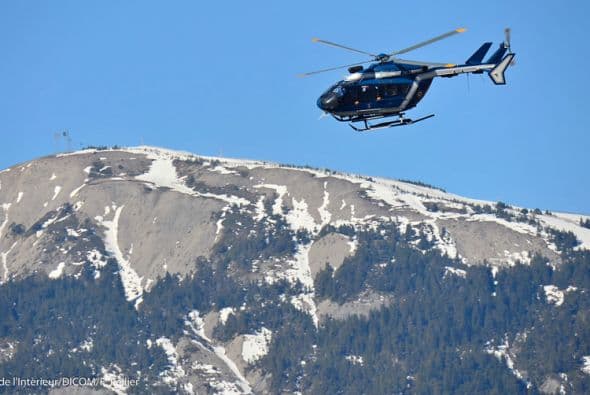 Las autoridades han prohibido el sobrevuelo de cualquier otra aeronave en la zona. (Ministerio del Interior francés/DICOM/F. Pellier).