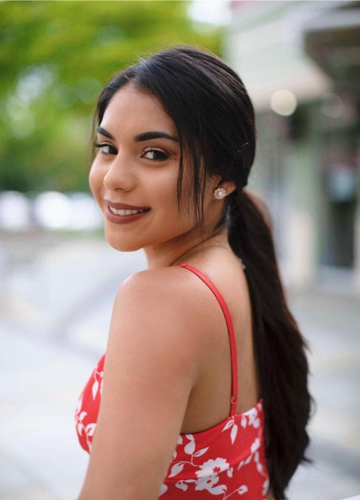 Alma, 22 años, México. Es asistente bancario y disfruta hacer ejercicio.