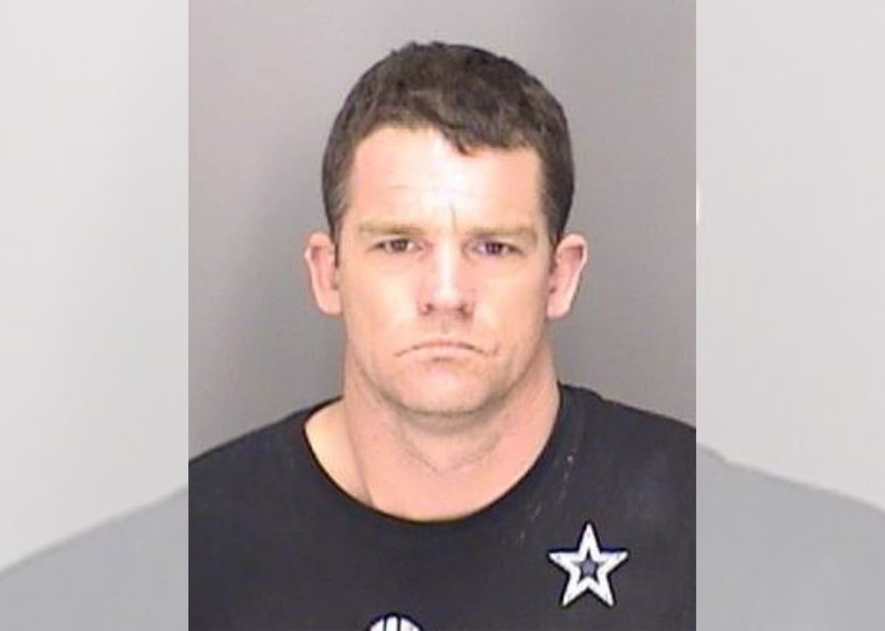 Arrestan a hombre que usaba una máscara de Spiderman para cometer sus asaltos en Los Banos