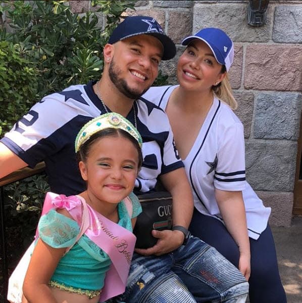 "Se aman, a cada rato están texteando y mandándose fotos [...] Se llevan de lo mejor y la mamá (de Victoria) nunca ha impedido eso, y eso es bonito".