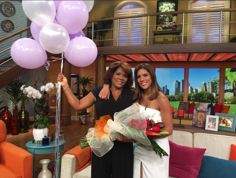 Doña Divina sí que hace honor a su nombre, ella es encantadora.