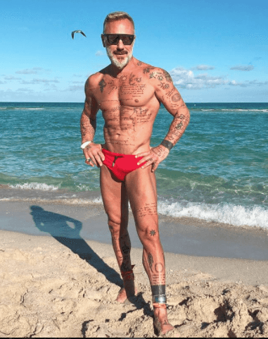 Junto a esta imagen, Gianluca Vacchi escribió "relax", expresión que dio pie a comentarios entre sus fans en los que se preguntaban si así estaba relajado, no querían imaginarse cómo luciría tenso.