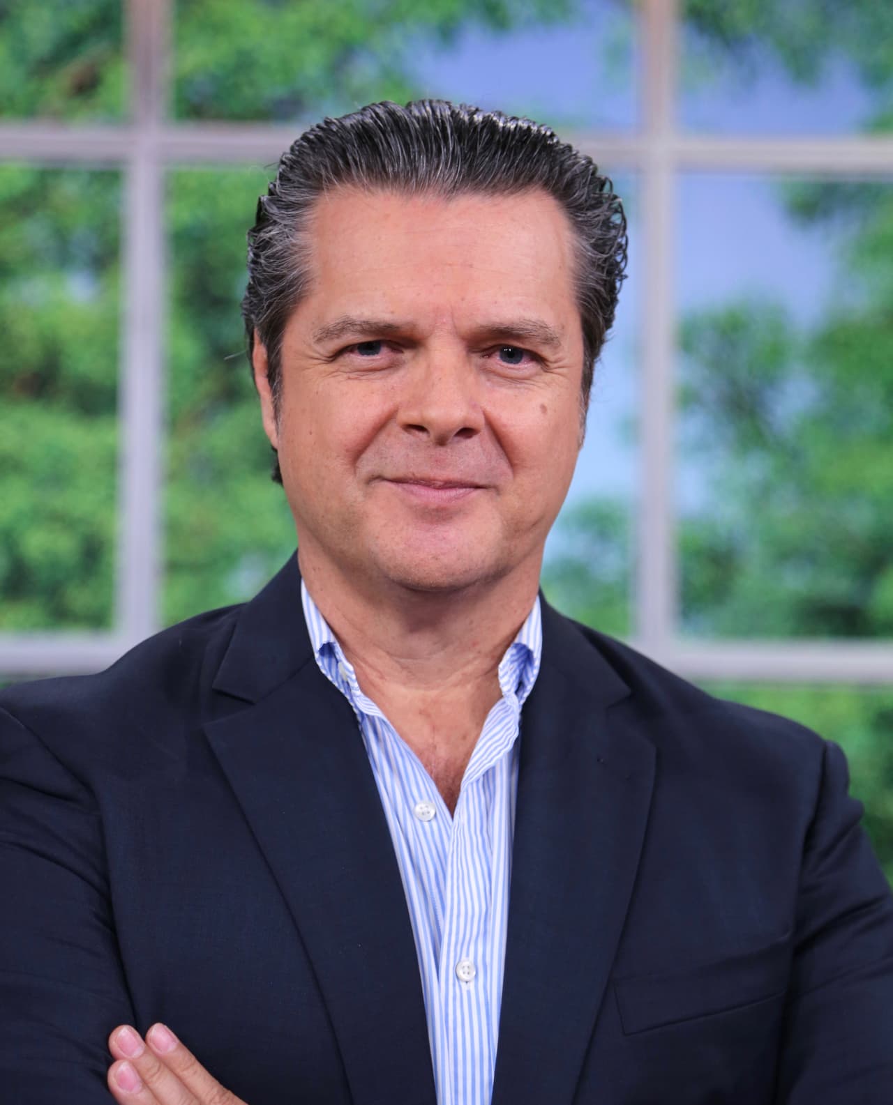 “Hay que ser congruente, no voy a estar reiterando una situación. De que sí, muchas veces te afecta el descrédito, qué puedes hacer. ¿Entrar a una polémica? 
<b><a href="https://www.univision.com/shows/talina-fernandez-declaro-que-mariana-levy-recibio-maltrato-de-ariel-lopez-padilla-fotos">Llevamos más de 20 años y seguiremos en esa polémica</a></b>“, declaró el actor y bailarín.